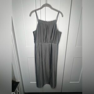 Banana Republic Pleated Gray Midi Dress Women's Size 12